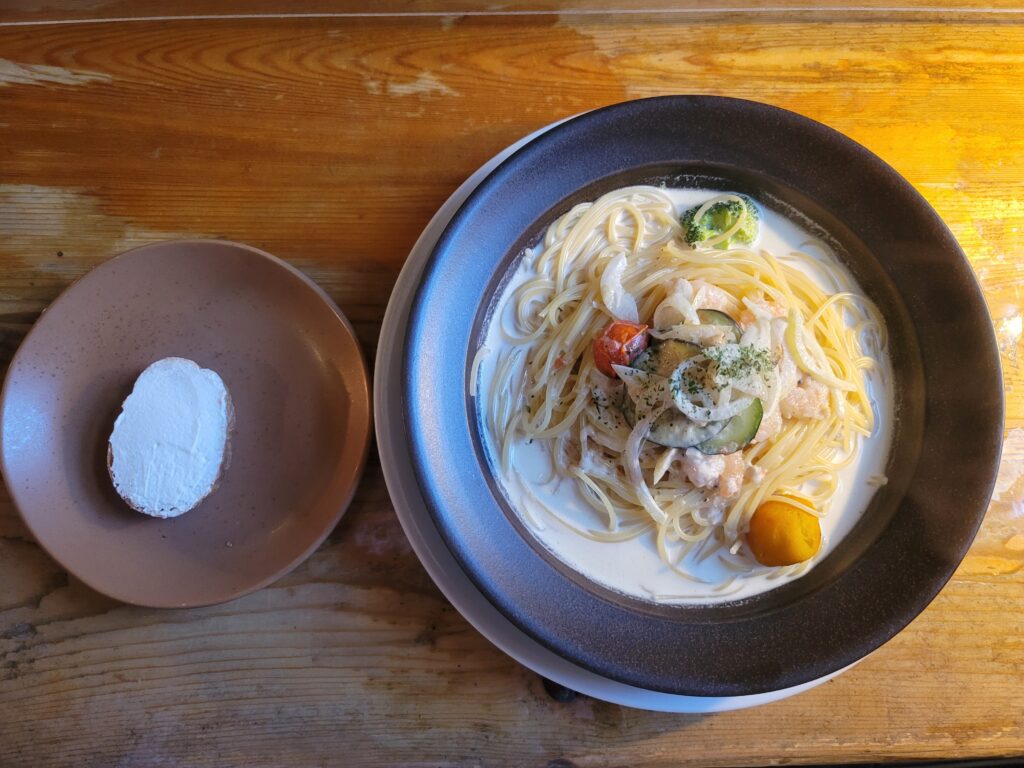 エビと野菜の塩クリームスパゲティー