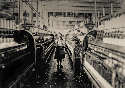 資本論　産業革命　紡績工場　少女